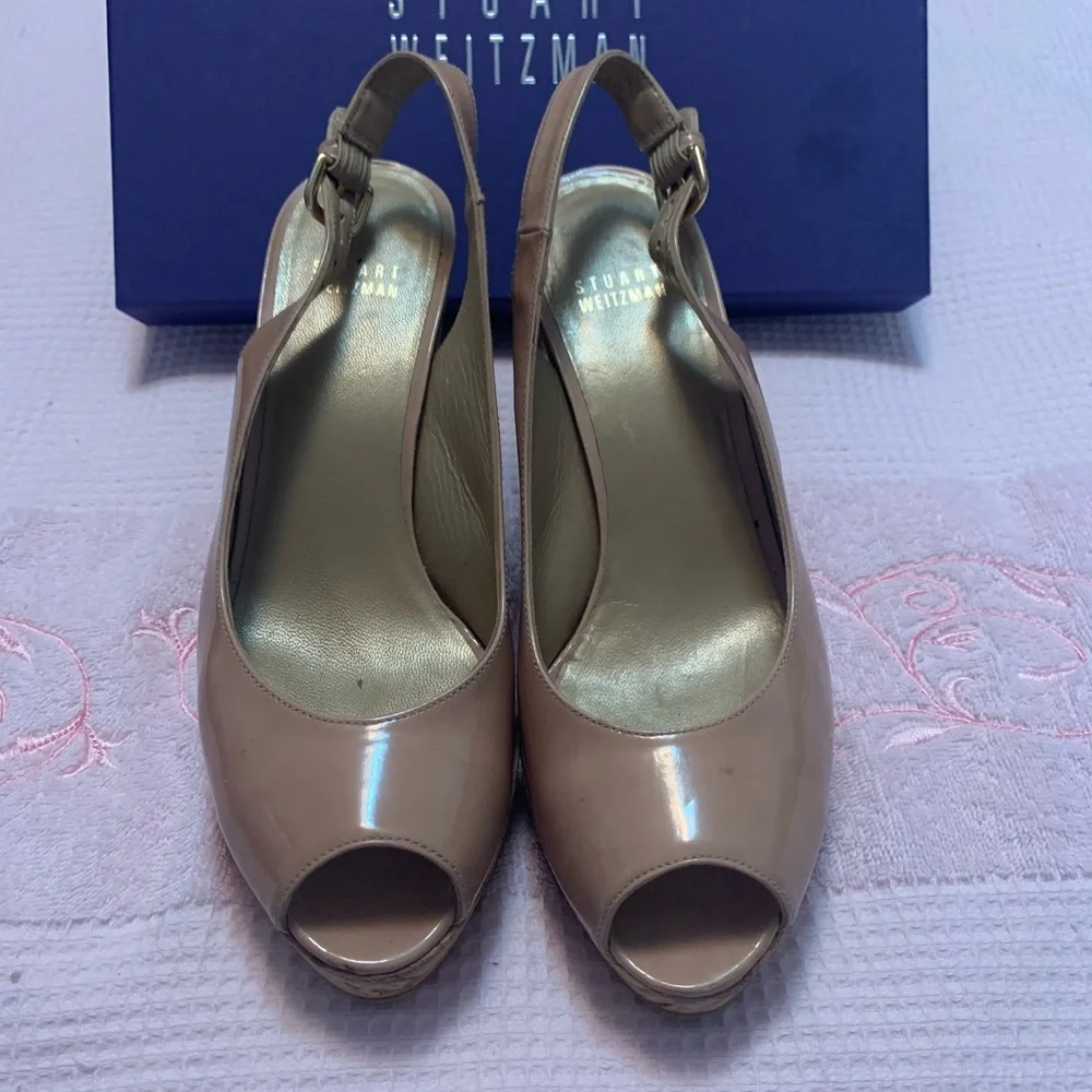 Stuart Weitzman Jean Patent Wedge Sandals - Picture 5 of 13